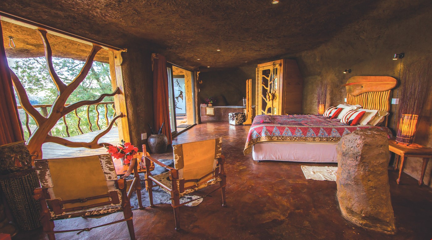 Hotel Drakensberg / Giants Castle South Africa nomad remote c3ff7c18-e8dc-45ed-b864-70789abfb2ad_Luxury-cave-interior - Copy (2).jpg